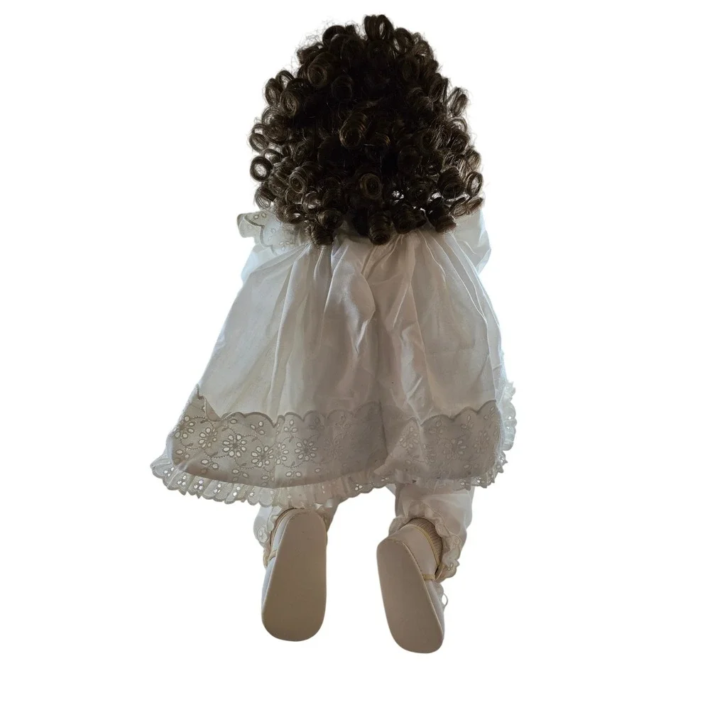 Lloyd Middleton Royal Vienna Collection Miranda Crying Porcelain Doll White Lace